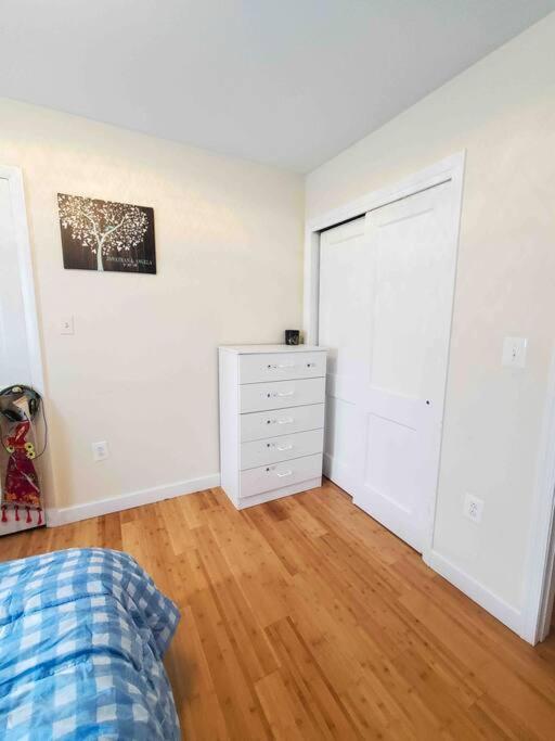 5 Star Room/Close To Town Center And Everything/5 Min Walk Metro Rockville Exterior foto